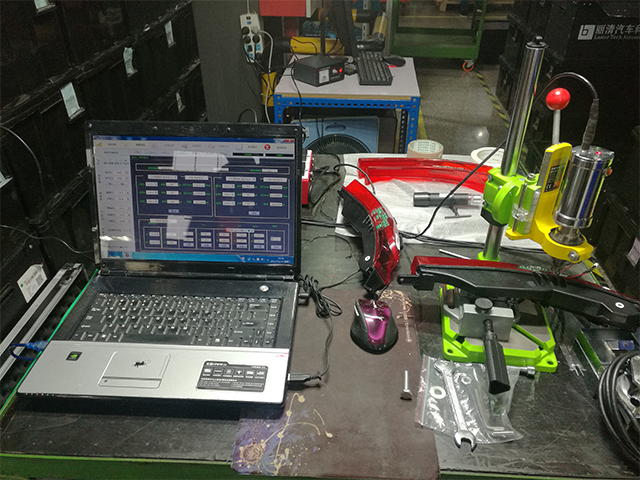 汽車(chē)車(chē)燈應(yīng)力測(cè)量