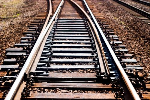 鐵路鋼軌動應力隨速度增加變化試驗